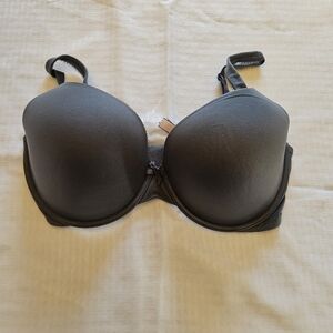 Victoria’s Secret Body by Victoria Perfect Shape Bra • 34DDD